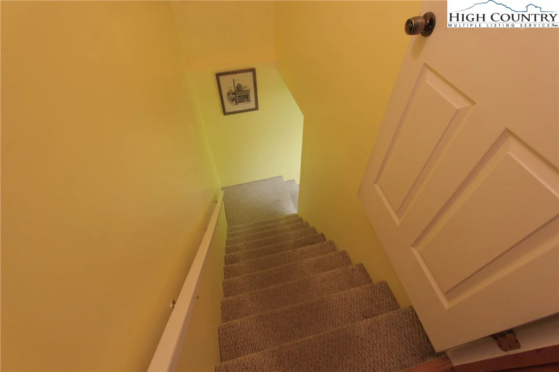 Image number 14 for the current listing