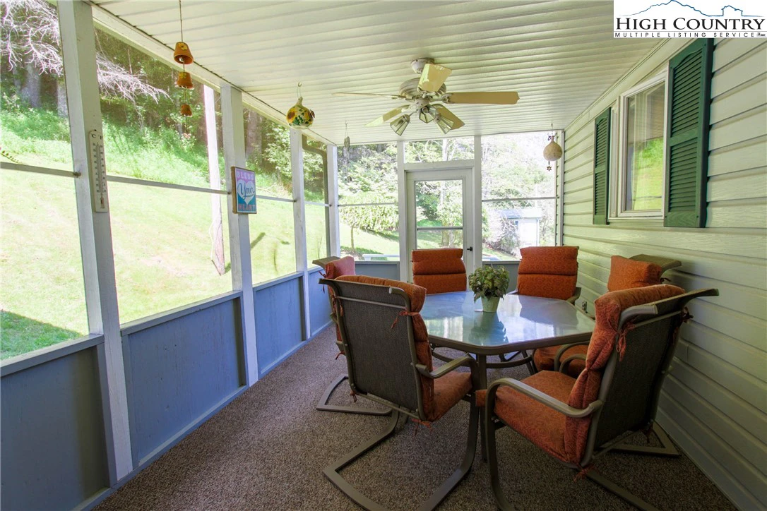 Image number 5 for the current listing
