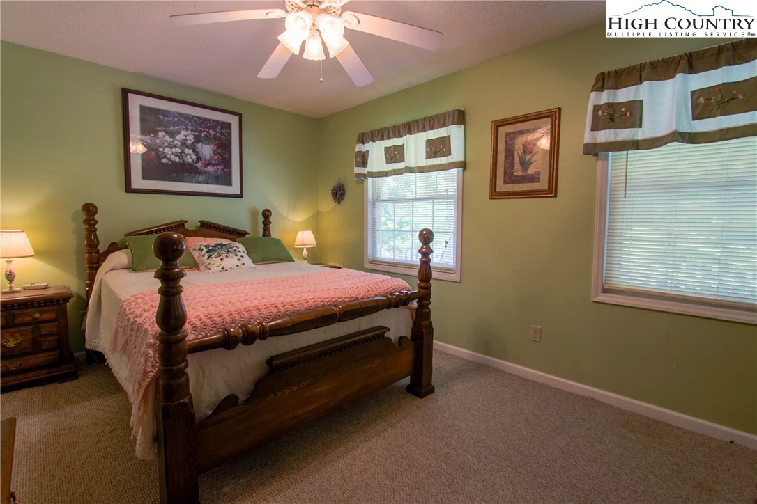 Image number 6 for the current listing