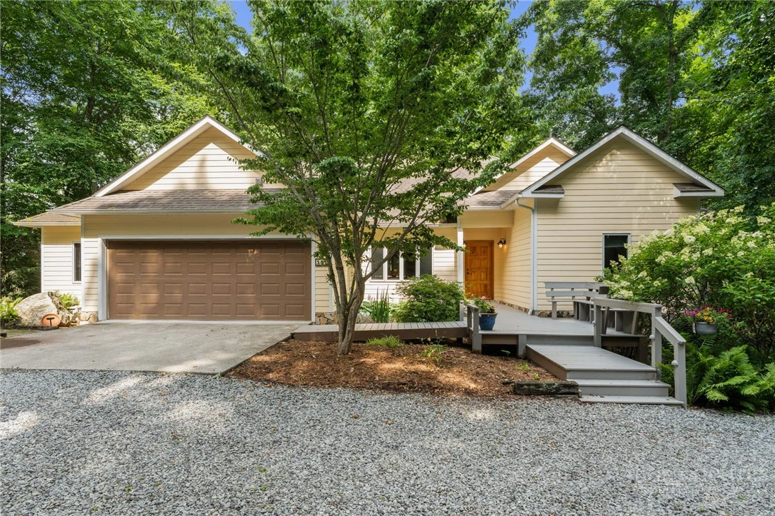 Image number 2 for the current listing