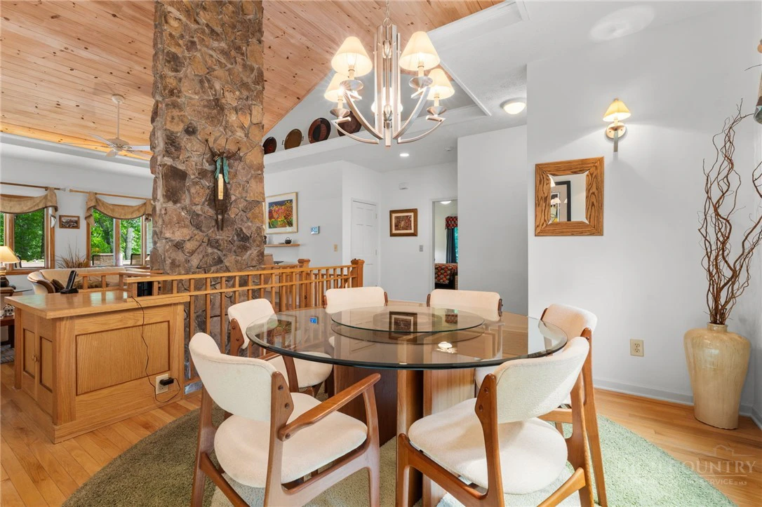Image number 10 for the current listing
