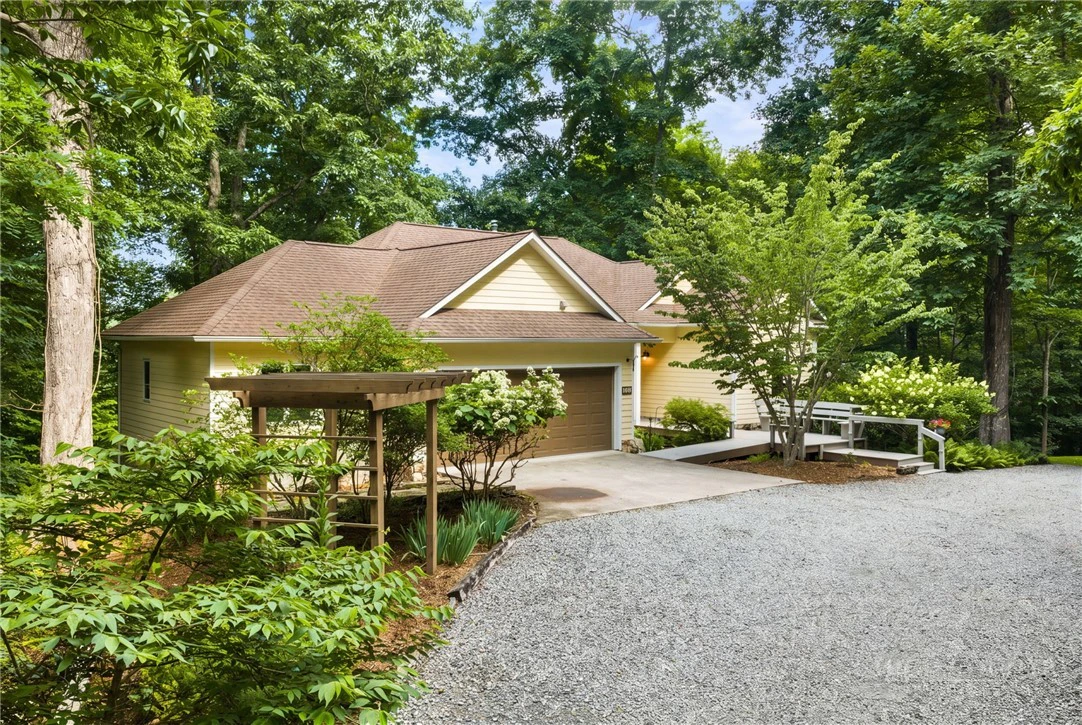 Image number 1 for the current listing