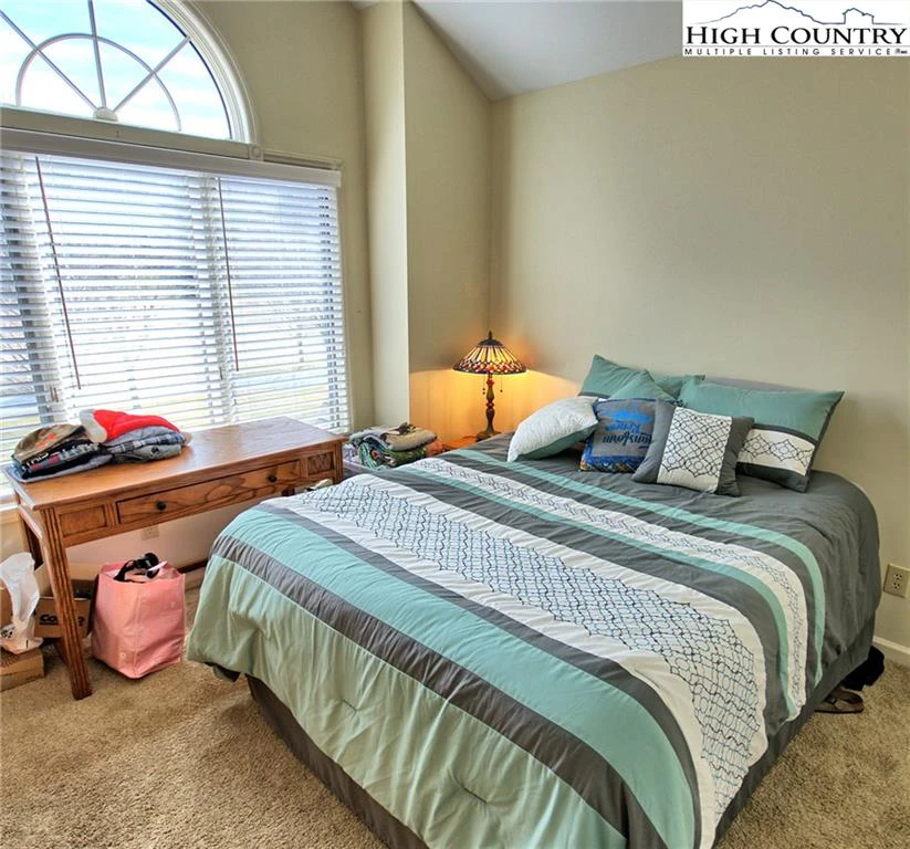 Image number 2 for the current listing
