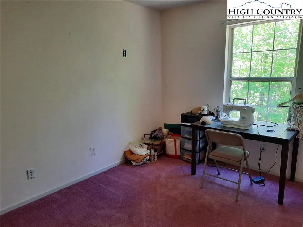 Image number 8 for the current listing