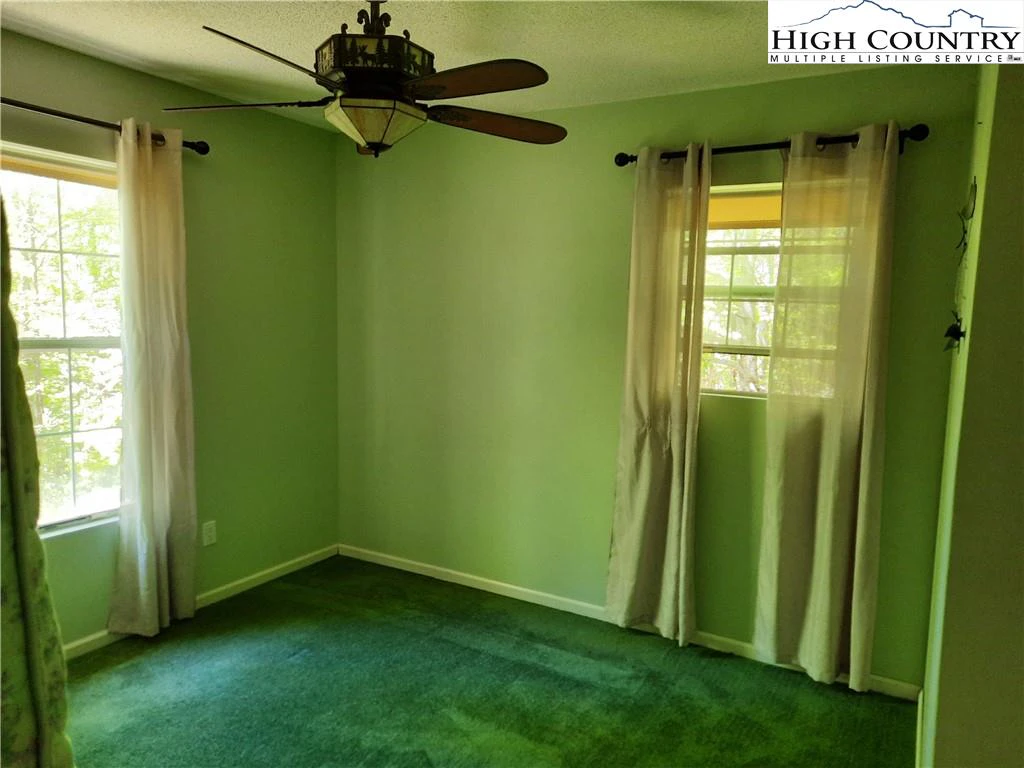 Image number 5 for the current listing
