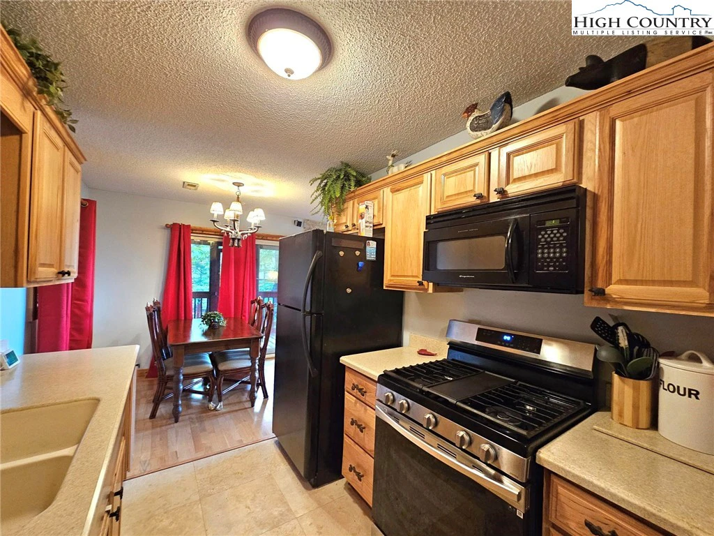 Image number 6 for the current listing