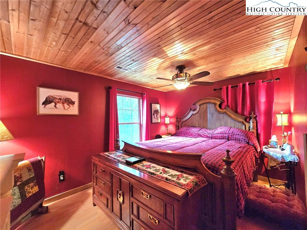 Image number 8 for the current listing