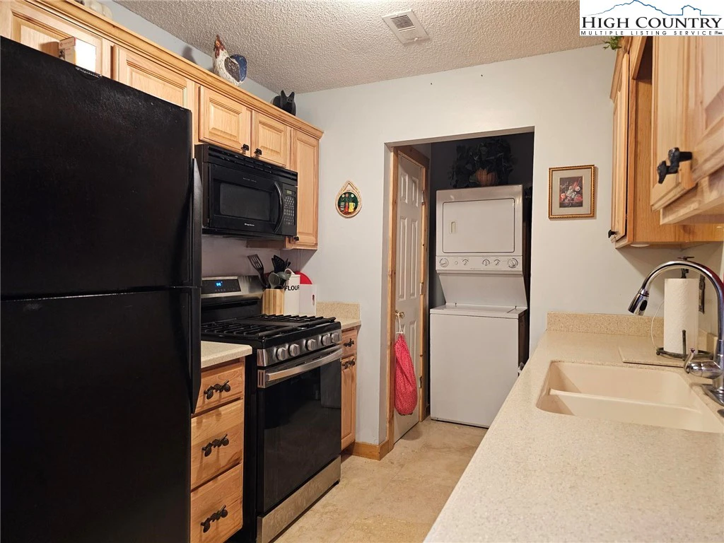 Image number 3 for the current listing