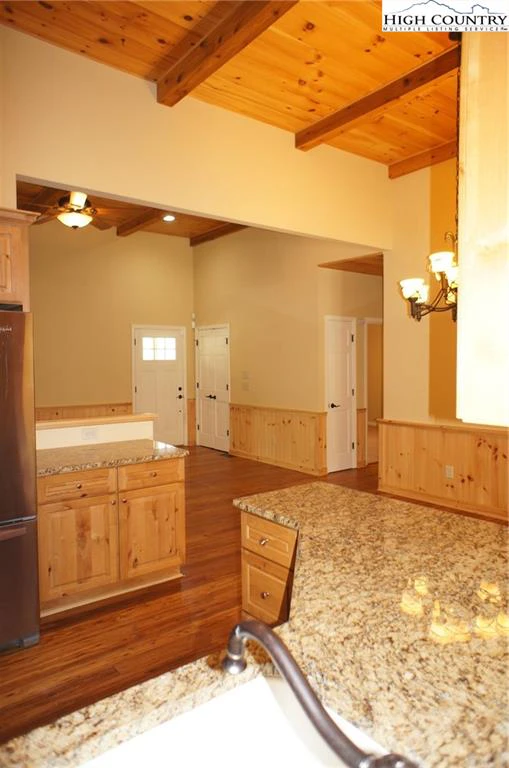 Image number 7 for the current listing