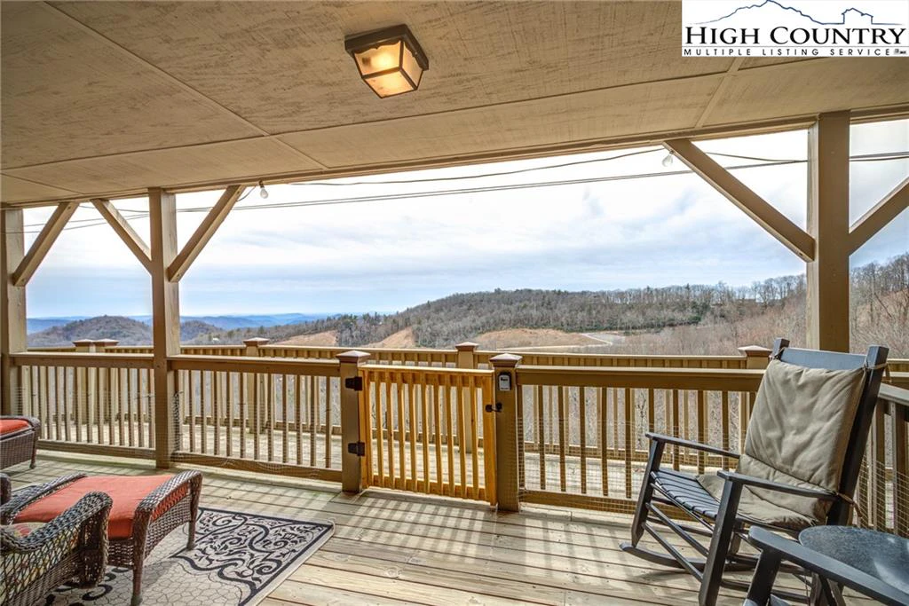 Image number 19 for the current listing