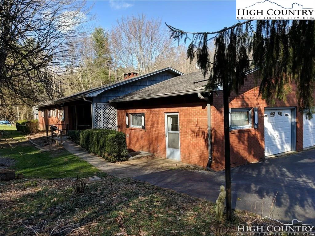 Image number 4 for the current listing