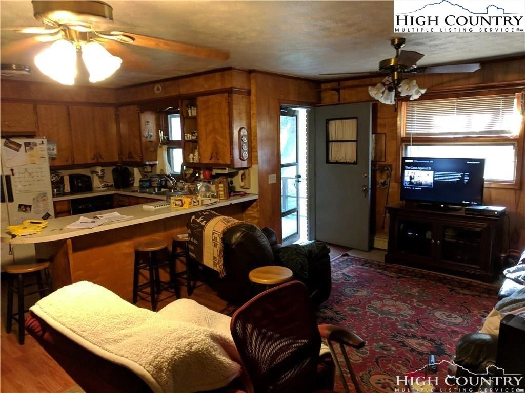 Image number 7 for the current listing