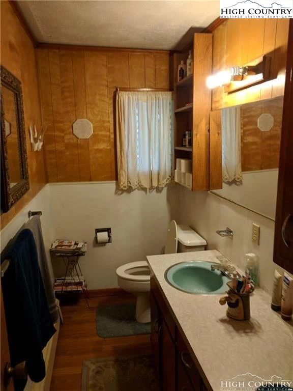 Image number 8 for the current listing