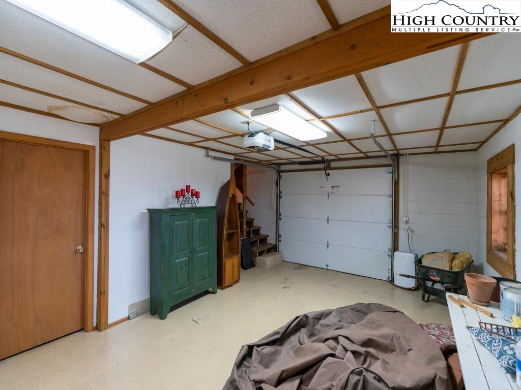 Image number 8 for the current listing