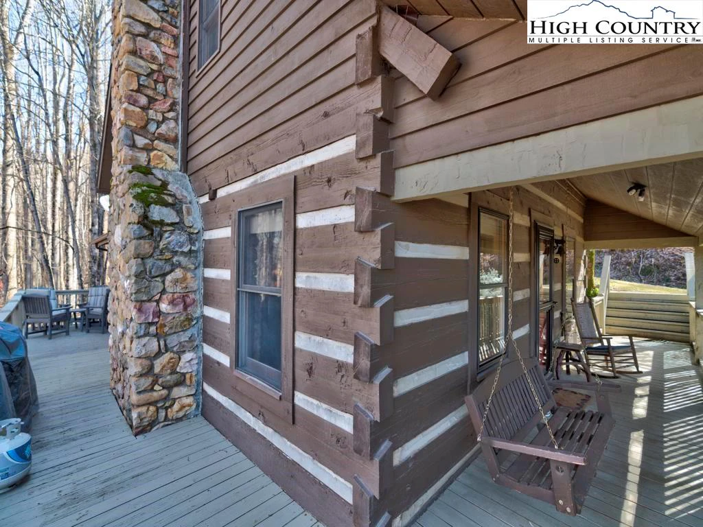Image number 13 for the current listing