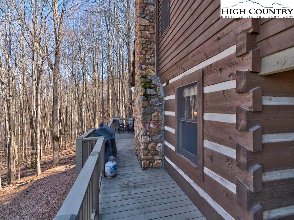 Image number 14 for the current listing