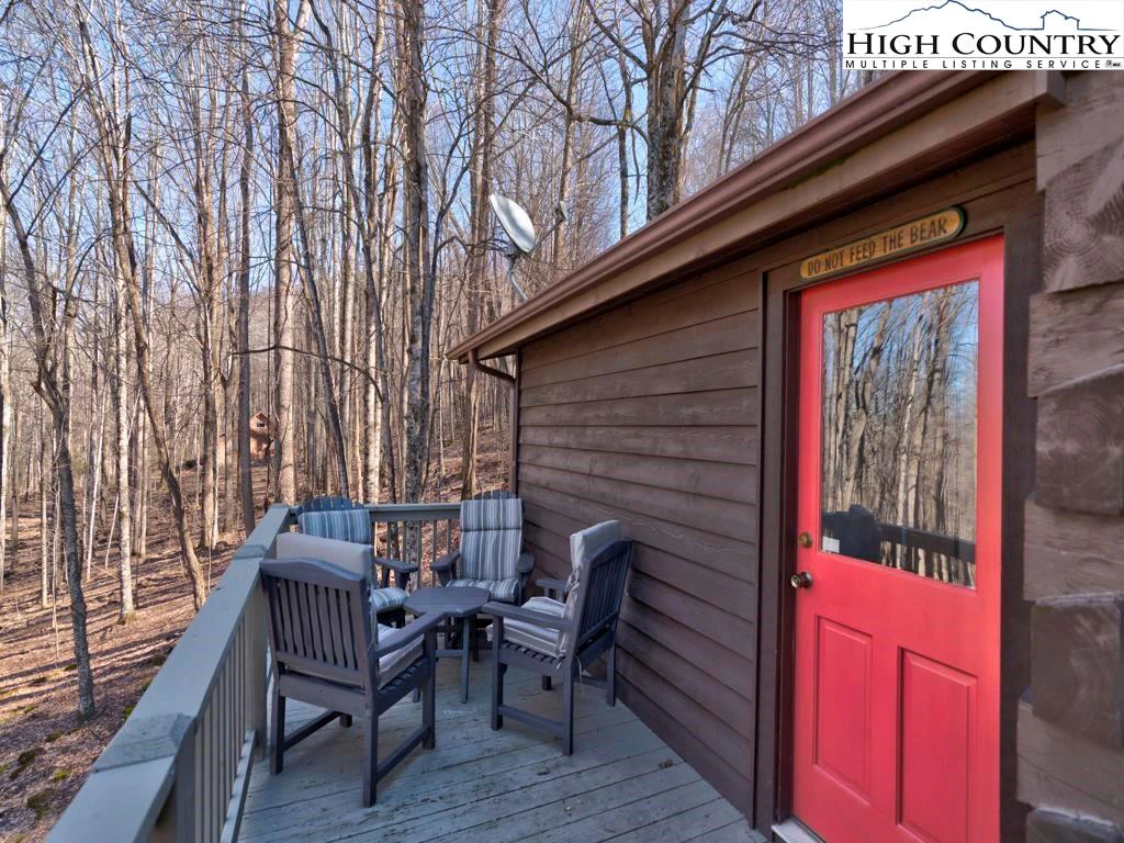 Image number 15 for the current listing