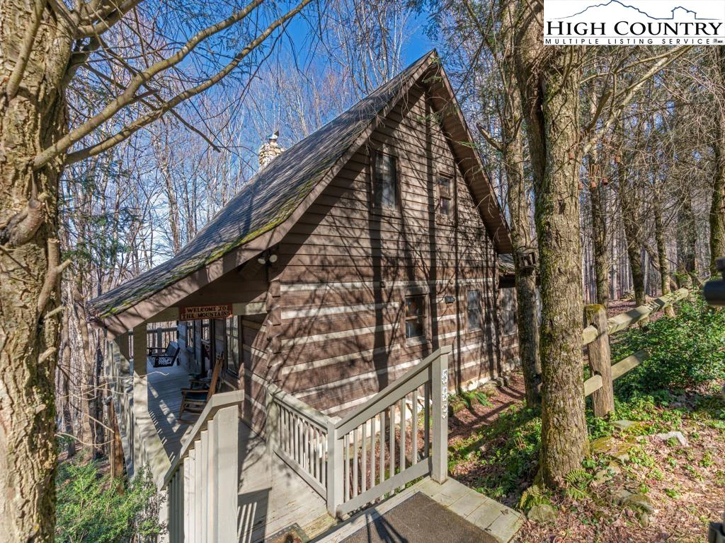 Image number 18 for the current listing