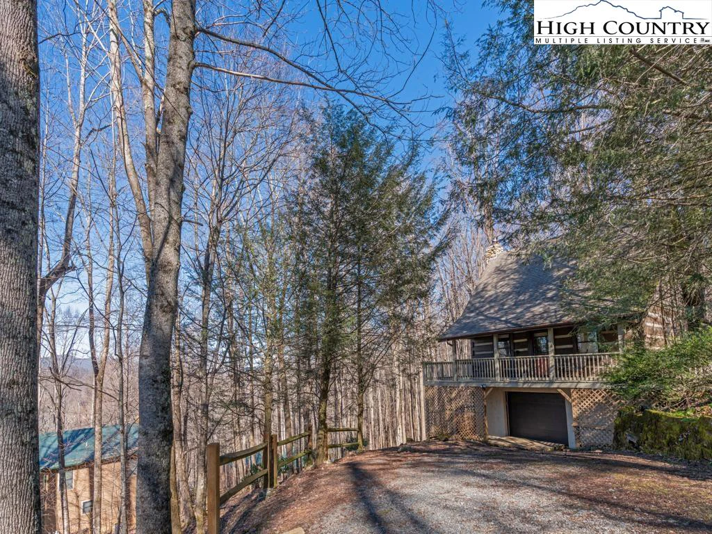 Image number 19 for the current listing