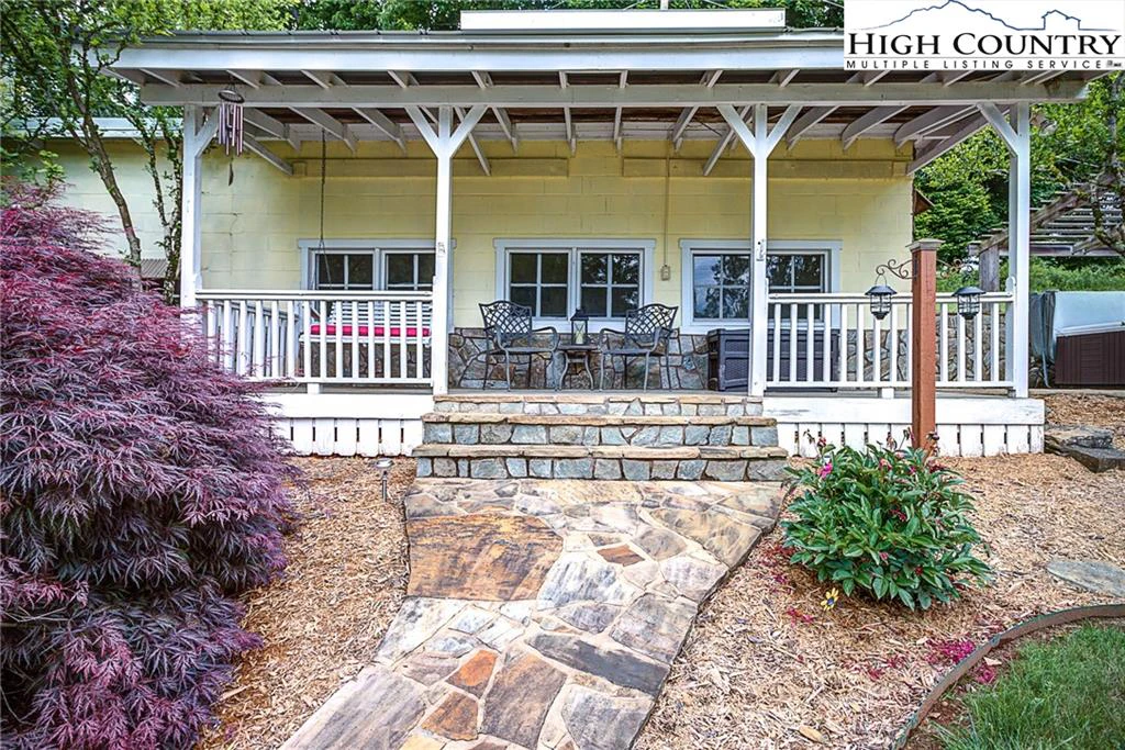 Image number 4 for the current listing
