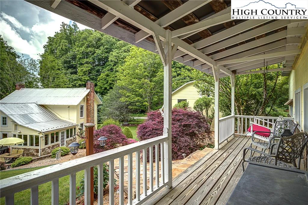Image number 5 for the current listing