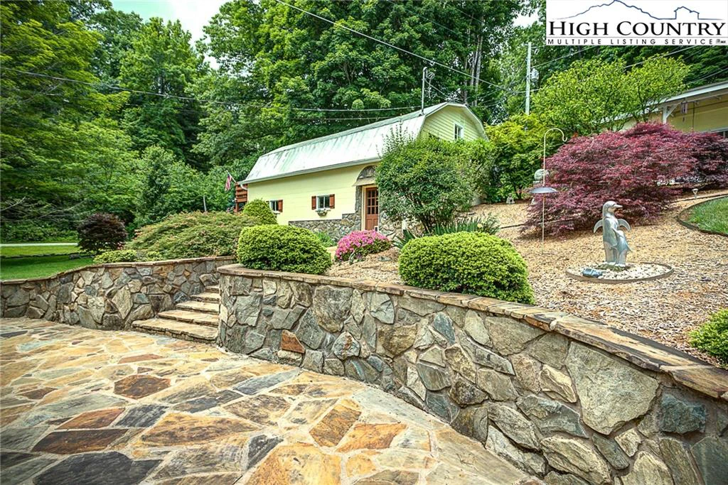 Image number 12 for the current listing