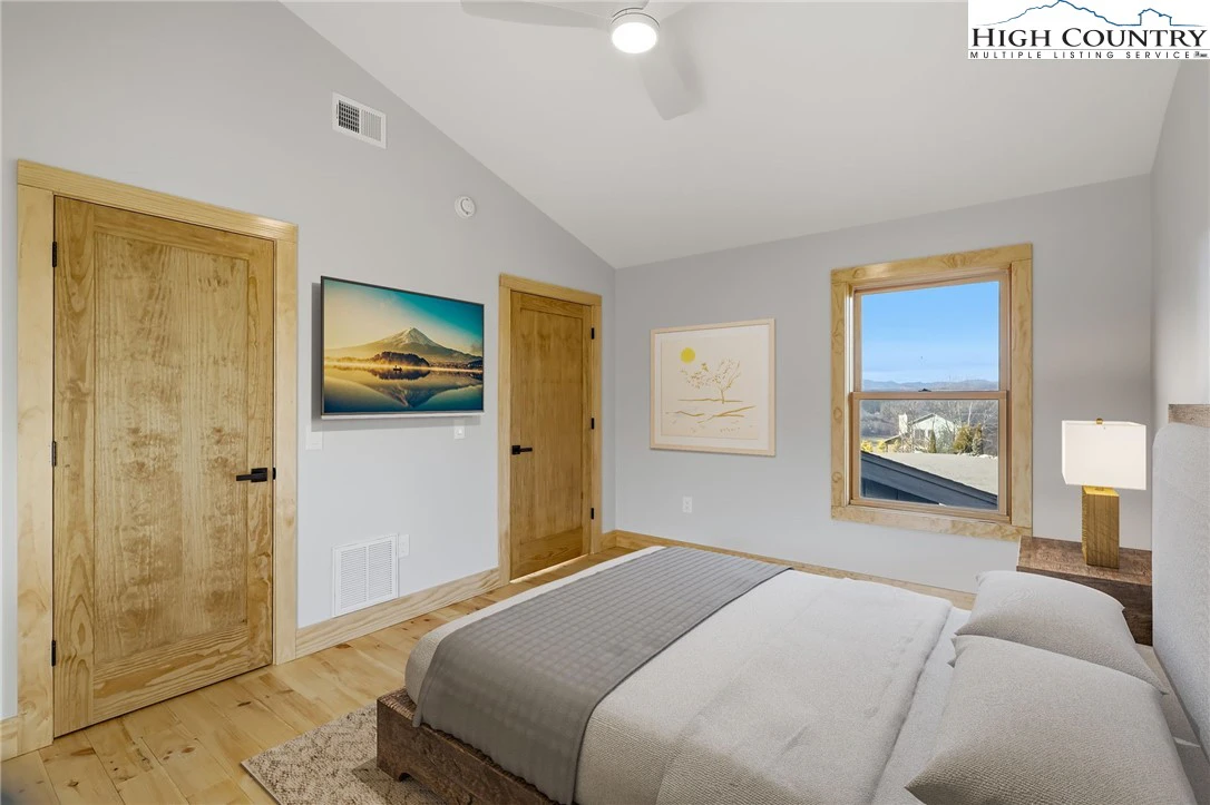 Image number 8 for the current listing