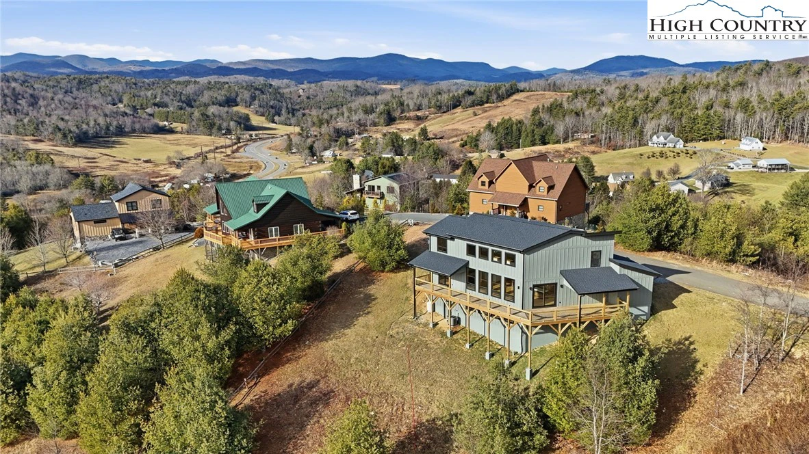 Image number 19 for the current listing