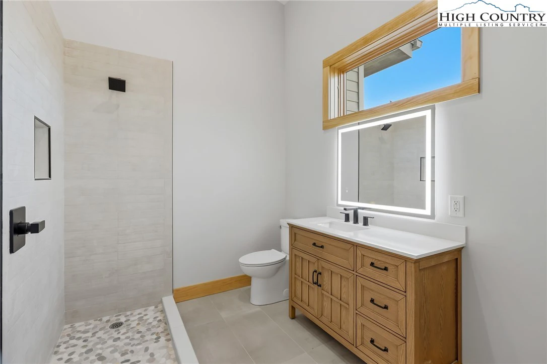Image number 6 for the current listing