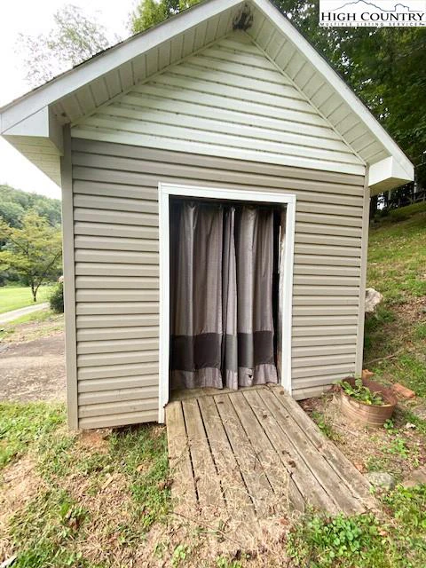 Image number 7 for the current listing