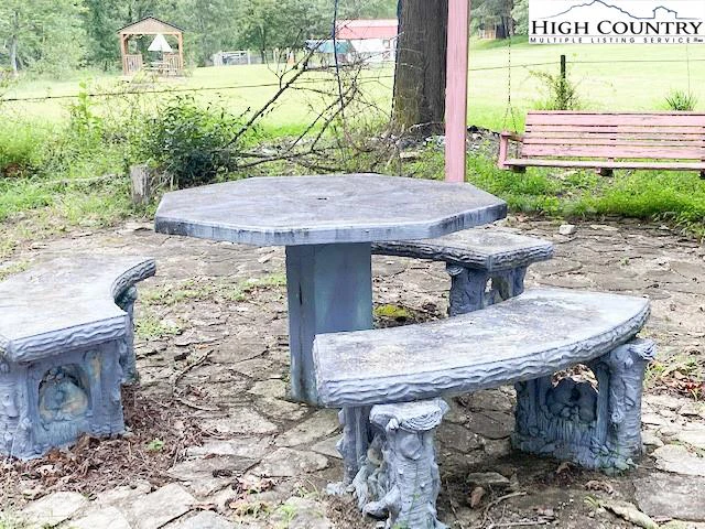 Image number 16 for the current listing