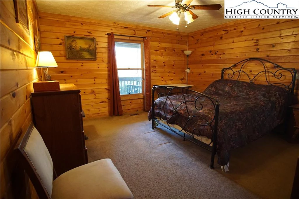 Image number 14 for the current listing