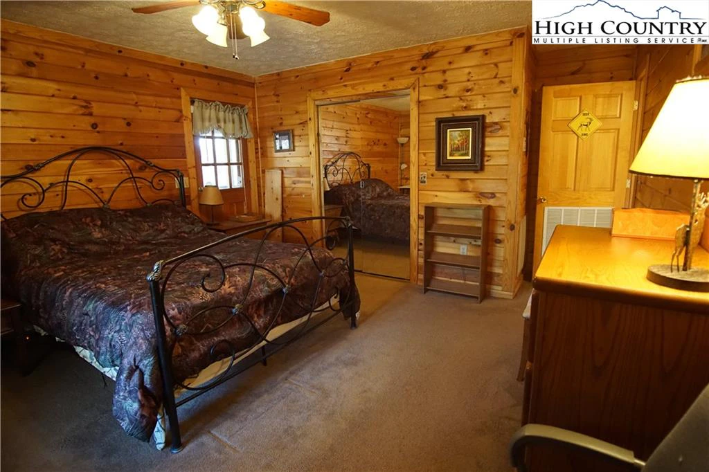 Image number 2 for the current listing