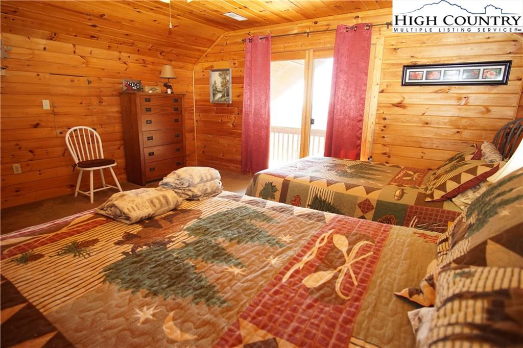 Image number 12 for the current listing
