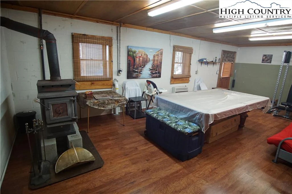 Image number 7 for the current listing