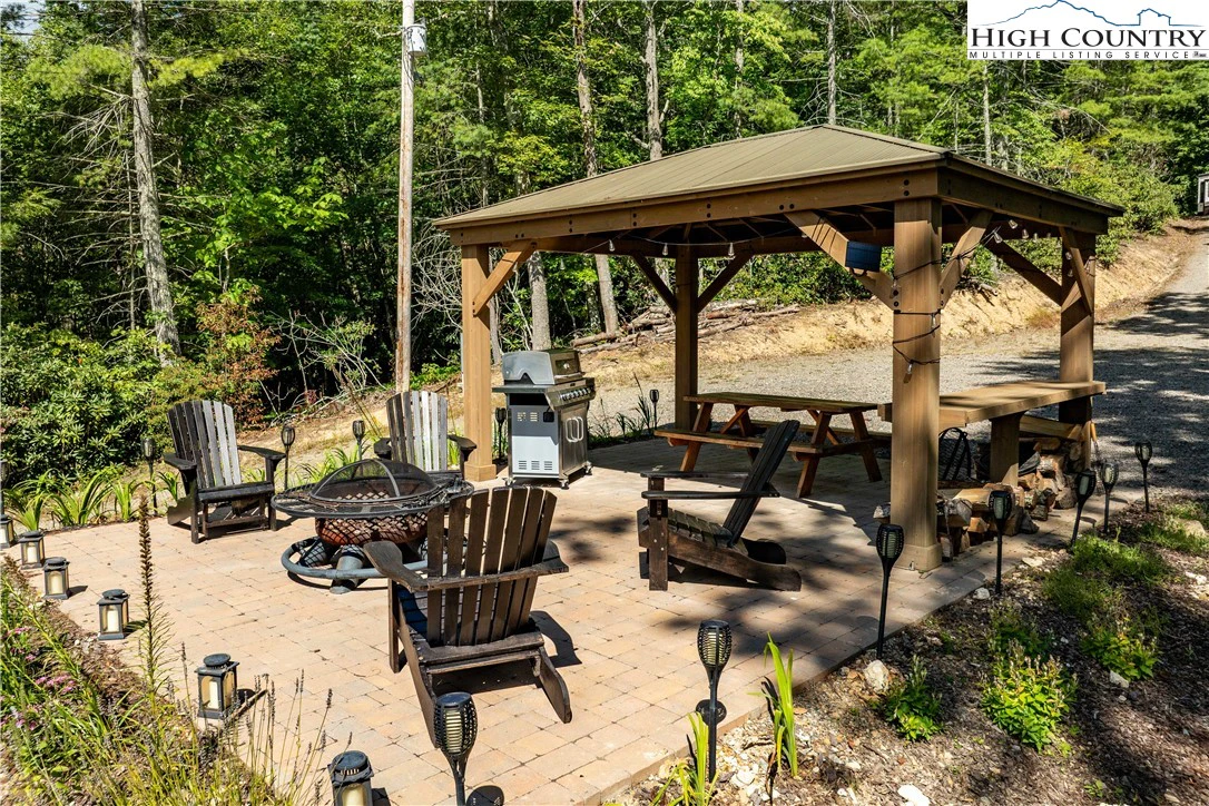 Image number 13 for the current listing