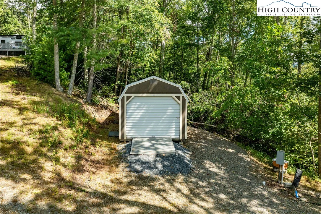 Image number 2 for the current listing