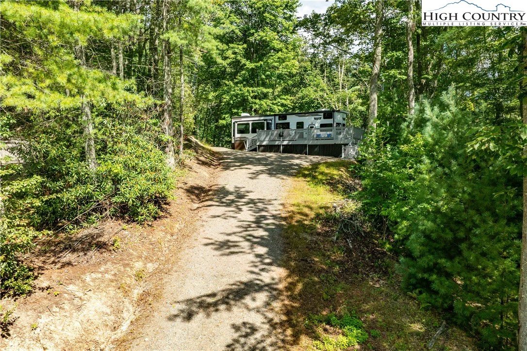 Image number 15 for the current listing