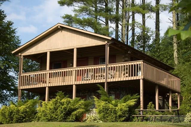 Image number 1 for the current listing