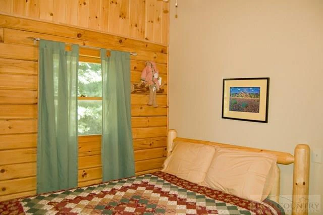 Image number 11 for the current listing