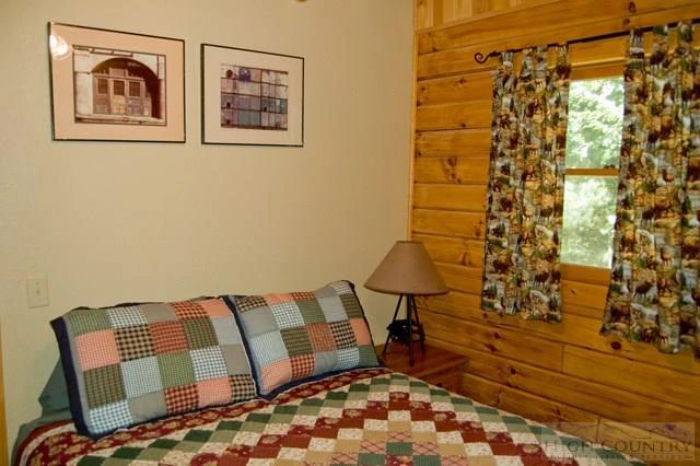 Image number 12 for the current listing