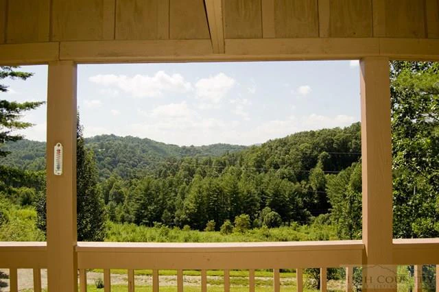 Image number 3 for the current listing