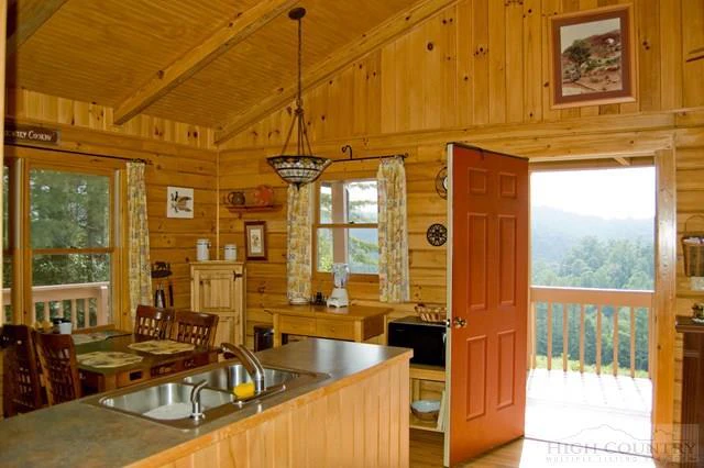 Image number 10 for the current listing