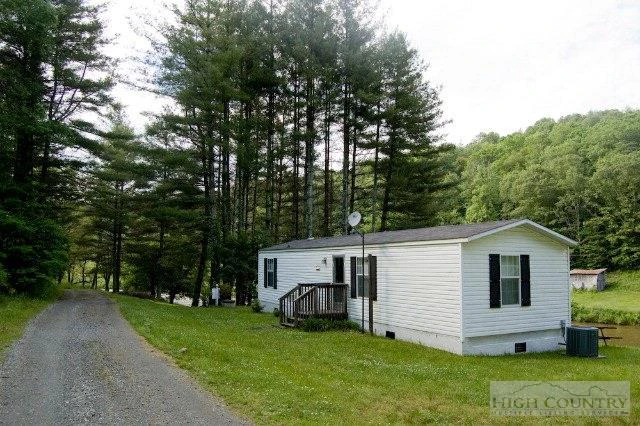 Image number 1 for the current listing