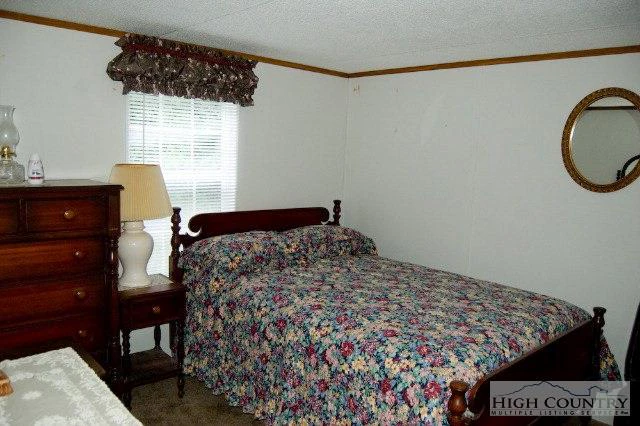 Image number 12 for the current listing