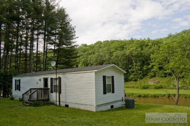 Image number 3 for the current listing