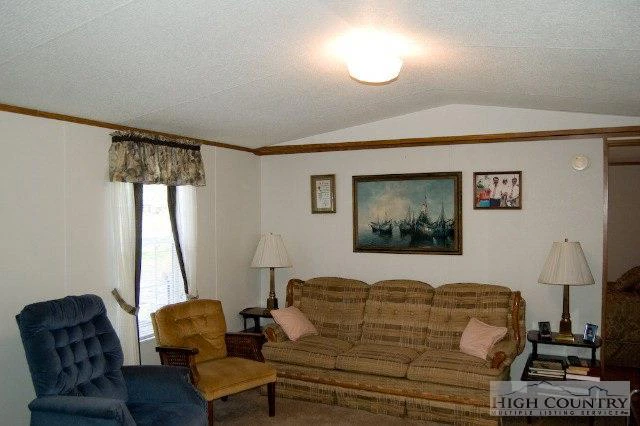 Image number 9 for the current listing
