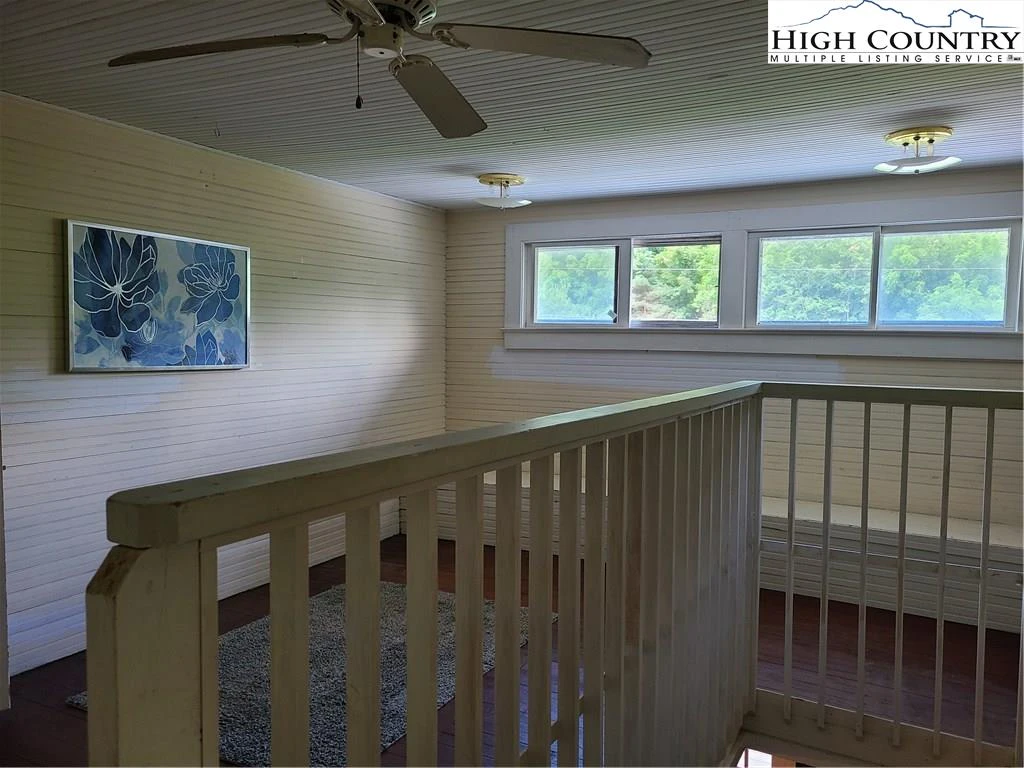 Image number 7 for the current listing
