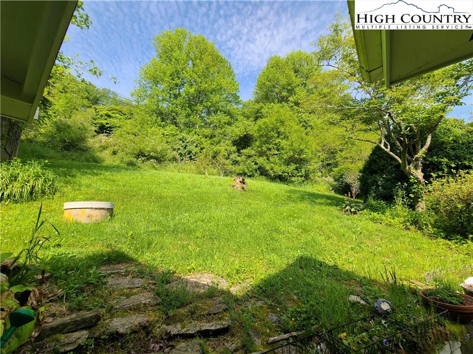 Image number 28 for the current listing