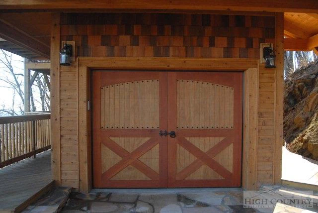 Image number 15 for the current listing